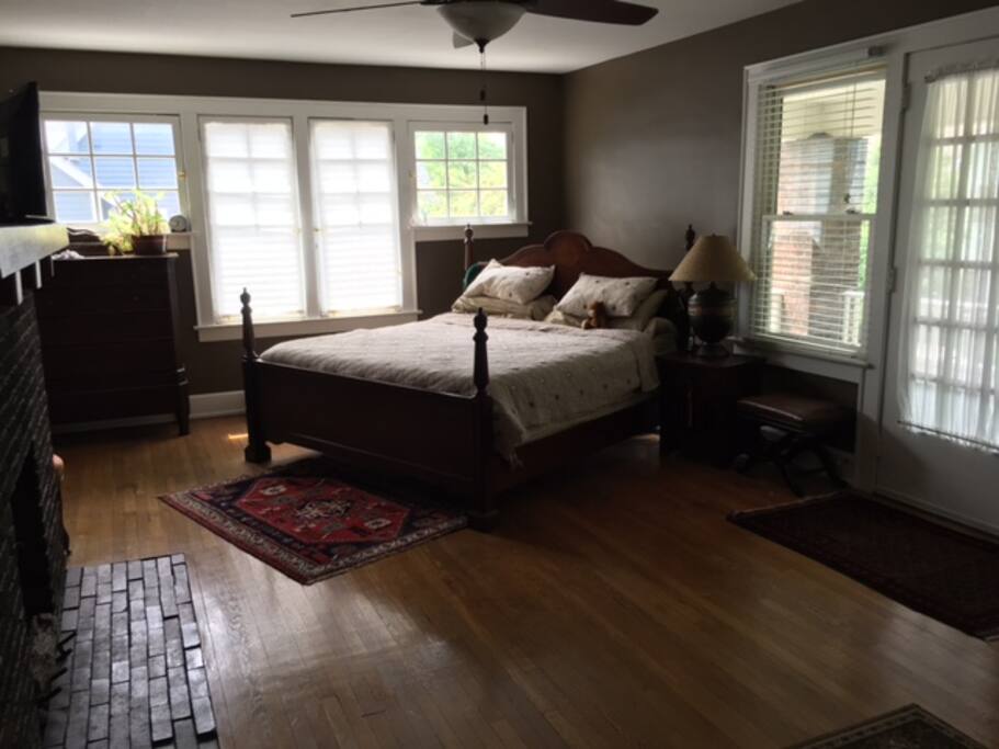 Bedroom 1 - Upstairs Master