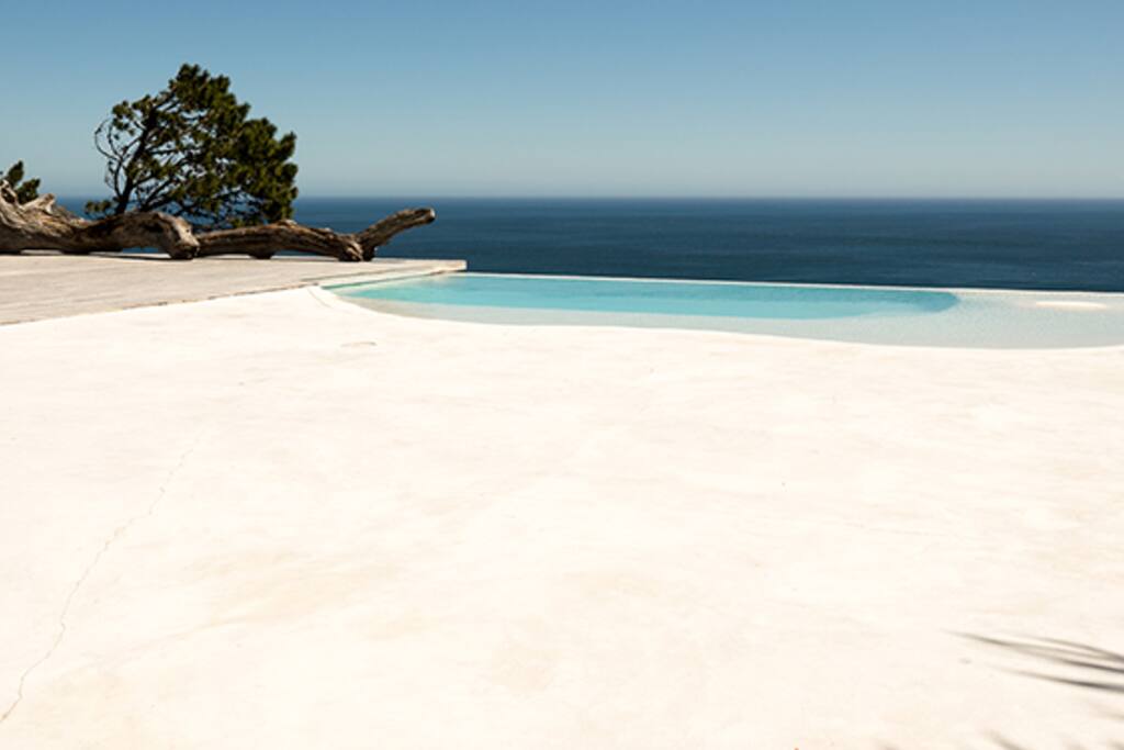 Middle level pool and views