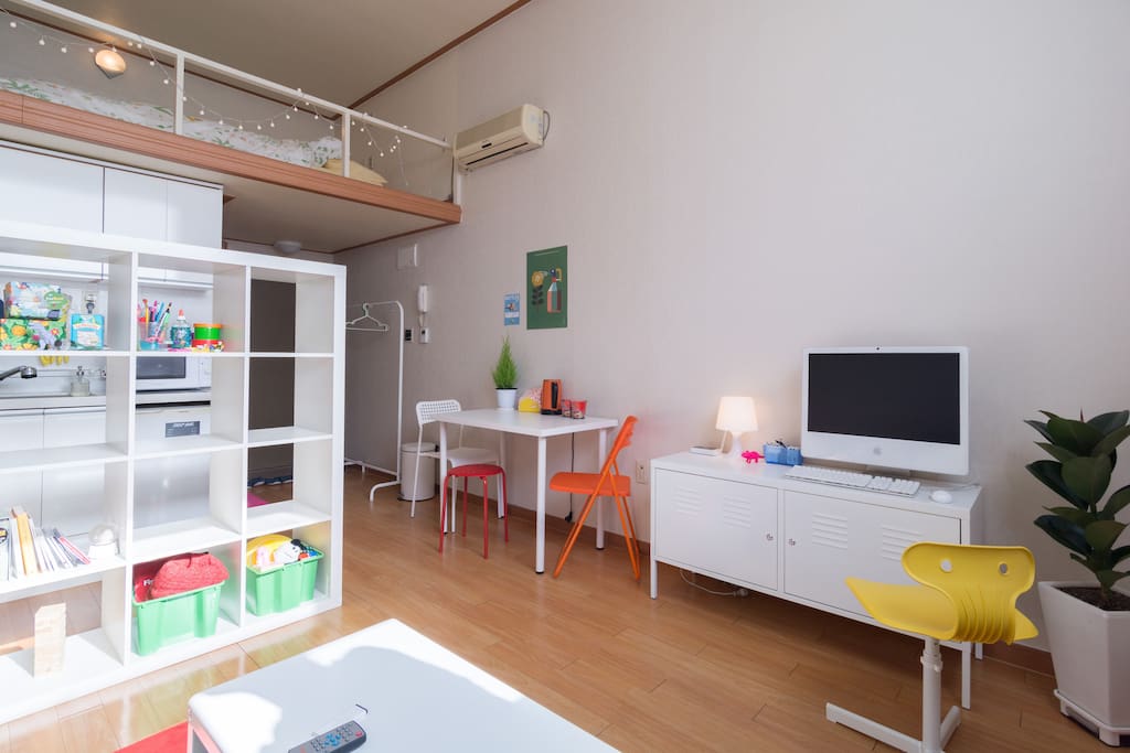 We did our best to create a cozy space :-)
아늑한 공간을 만들기위해 힘썻습니다 :-)