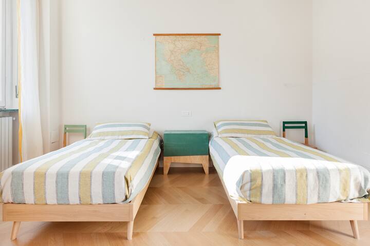 Luminoso appartamento con terrazzo verdeggiante nel cuore dei Navigli gallery image 5