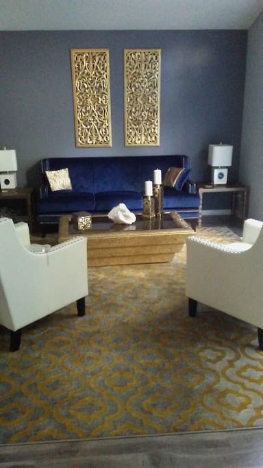 Elegant Living room