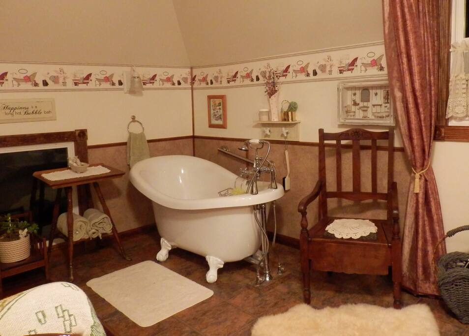 Hummingbird Room Bathroom with soaking tub and shower