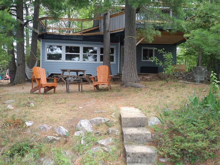 Pike Lake Cottage Cottages for Rent in Perth, Ontario, Canada