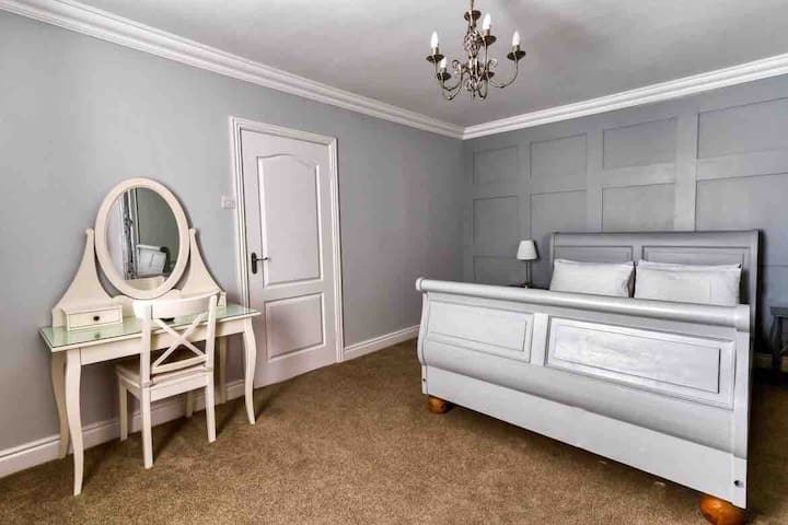 غرفة النوم 2