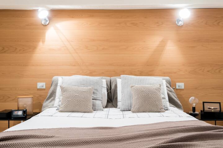 Sensational Loft with Architectural Ingenuity gallery image 3