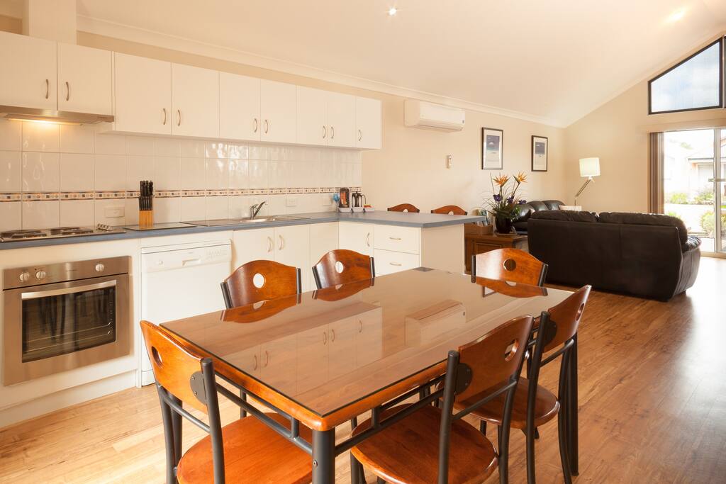 Fully equipped kitchen with dishwasher