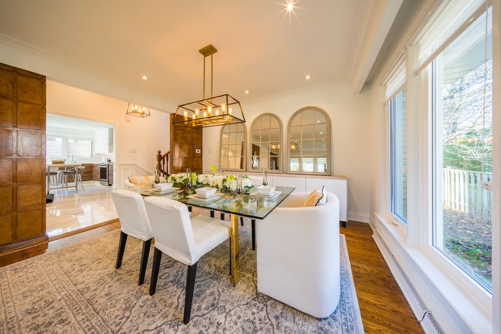 Large dining room ideal for family meals.