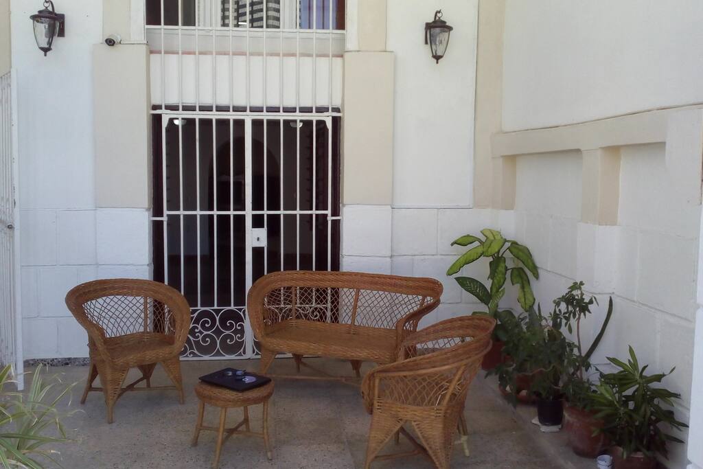 HOUSE PORCH./ PORTAL DE LA CASA