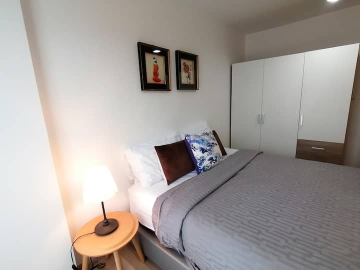 Private Room On Sukhumvit Road, Near Bts - 曼谷