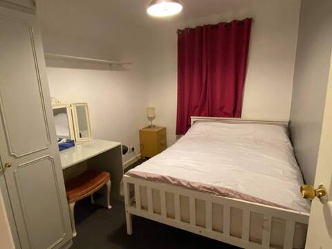 Room 1 - Airbnb house in Horwich with double bed.