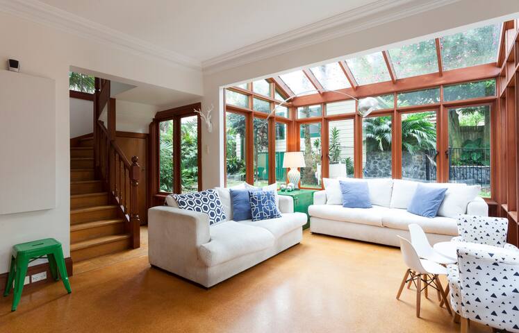 CHARACTER FILLED MOSMAN HOME gallery image 3