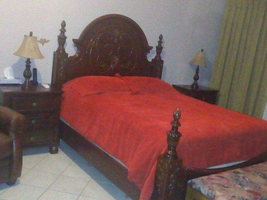 Cuarto principal con baño completo