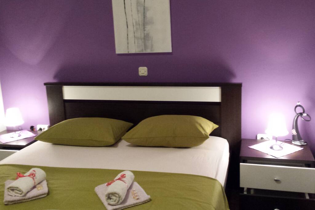 Double bed room for 2 person