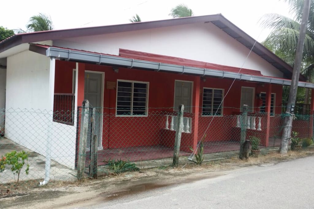 Kash Roomstay 1 & 2 : separate rooms with private own entrance/door