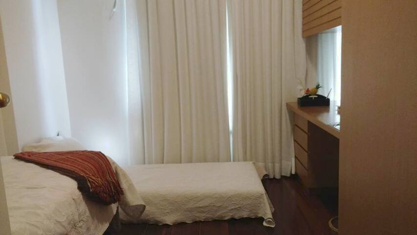 Ideal location Luxury Security 4br 60 FT to Beach gallery image 3