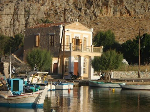 Milias House, SYMI, PEDI.