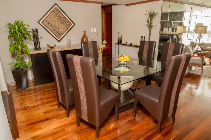 “Luxury Apartment” 3 Bedroom 2 Bathroom gallery image 3