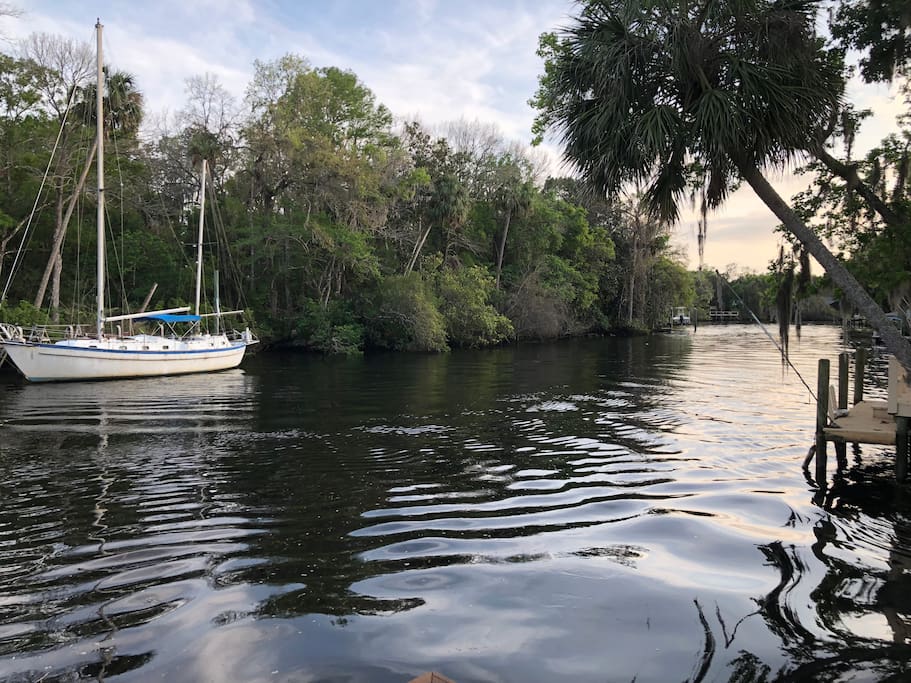 Yankeetown Home on the River Bungalows for Rent in Yankeetown, Florida, United States