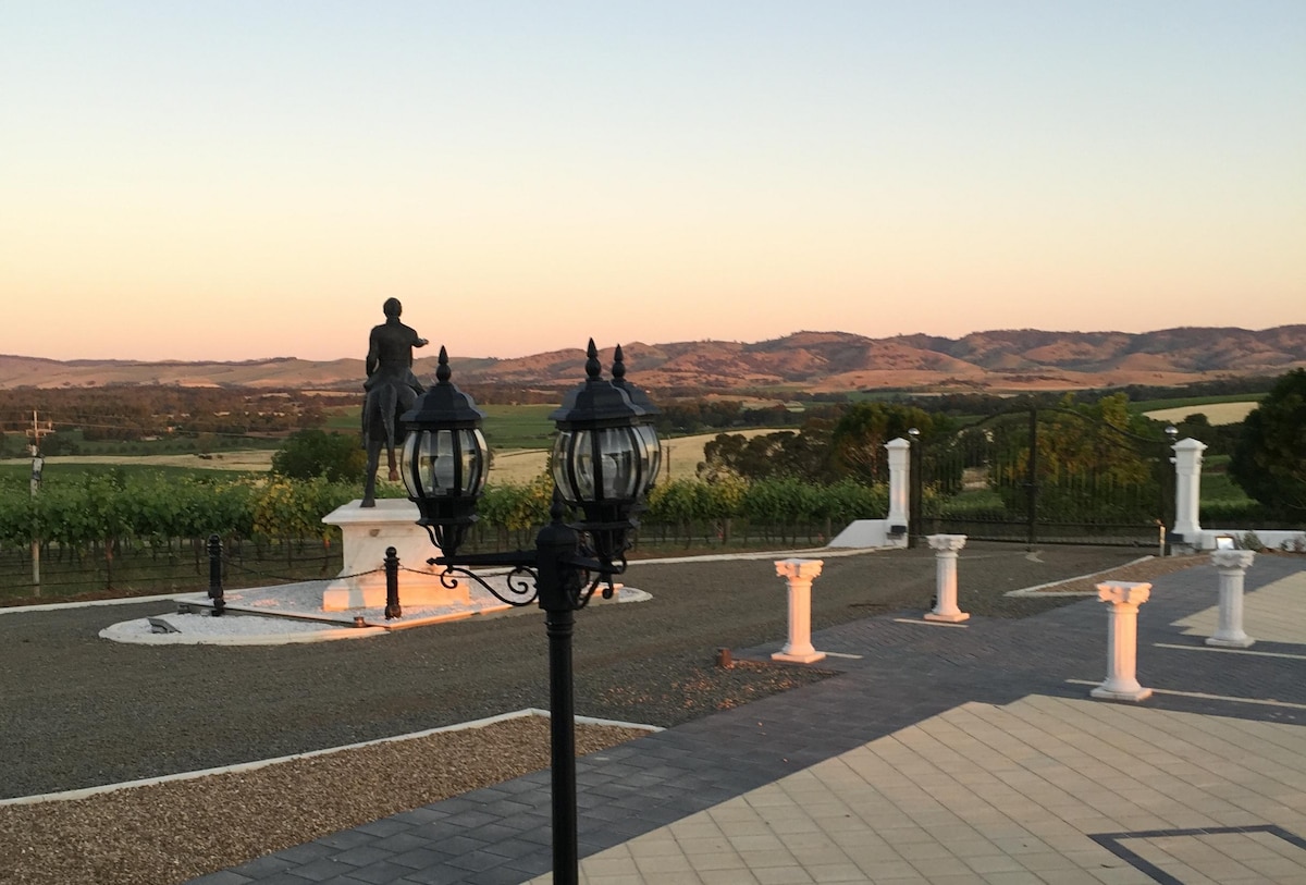 Barossa Luxury Vineyard Cottage