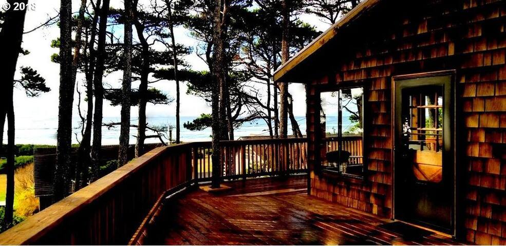 Oregon Beach Vacations managed Airbnb listing 2