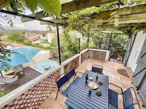 Family villa with jacuzzi 10 min from Aix
