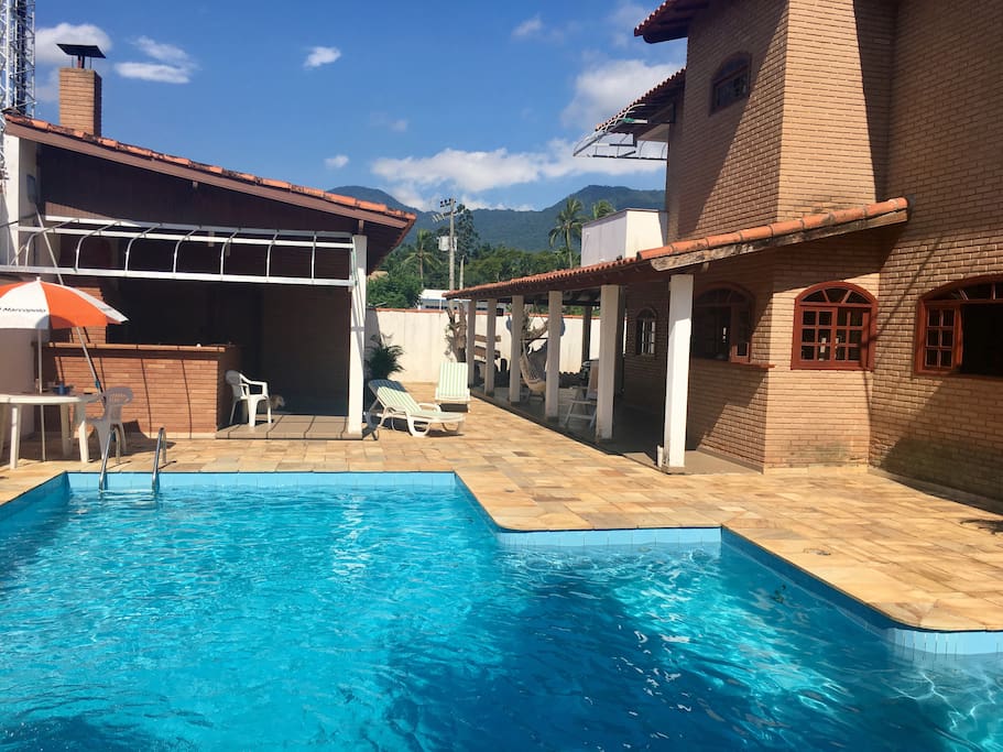 Piscina e churrasqueira