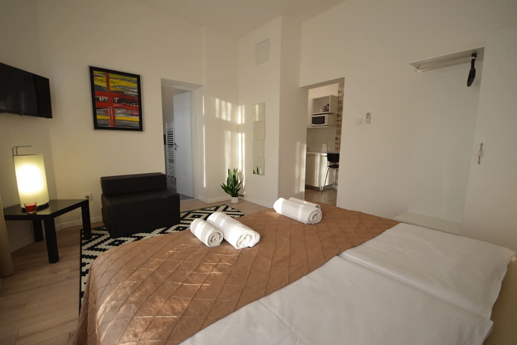 bedroom, garden view, kitchen, bathroom