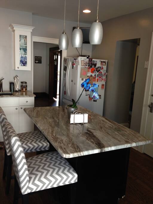 Eat-in kitchen island for 2
