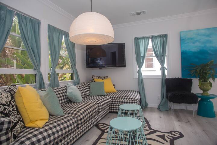 Beach House Beauty; Best Area of Santa Monica