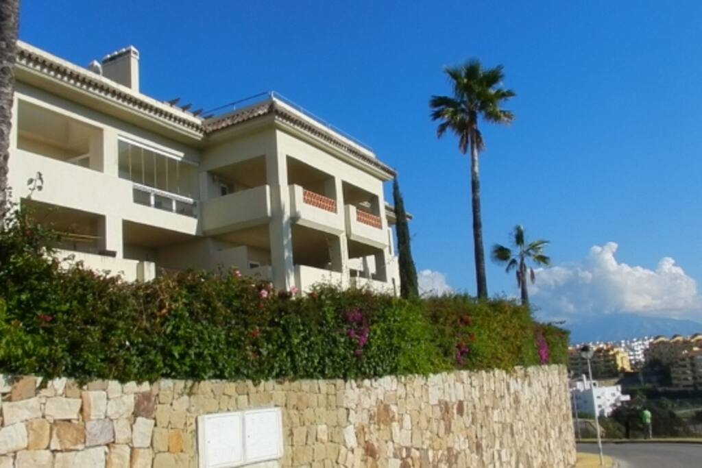 Top apartment in middle