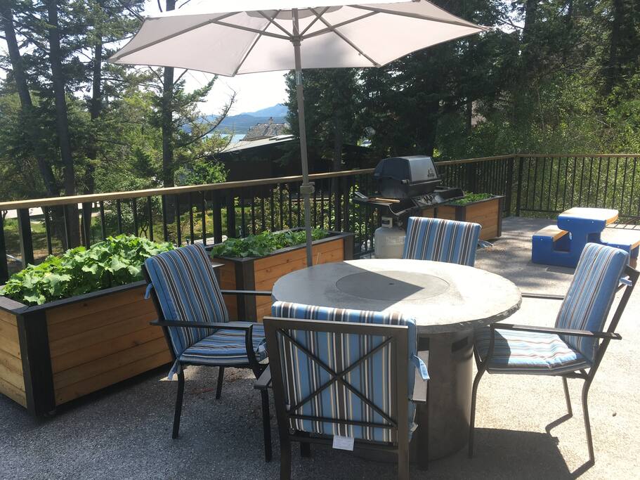 Deck (Main Floor)