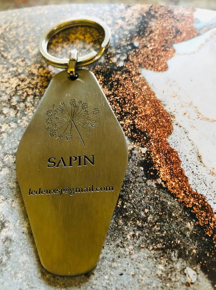 Sapin is a 140 double, it is connected with Sapin bis 2 beds 80 or 1 x 160