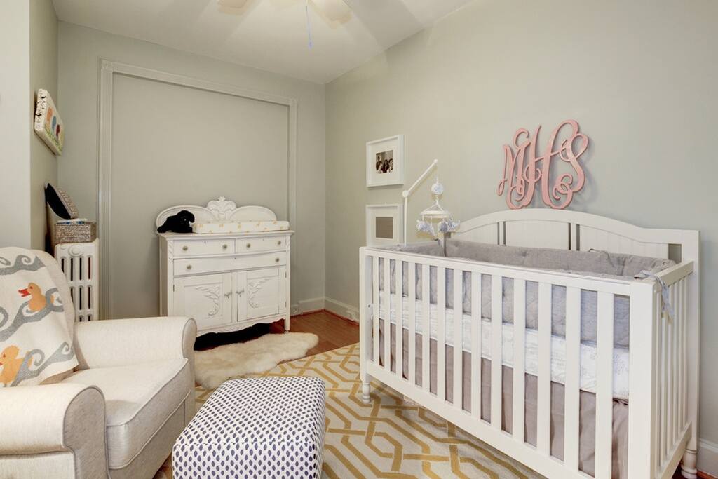 Guest Room - Queen Bed