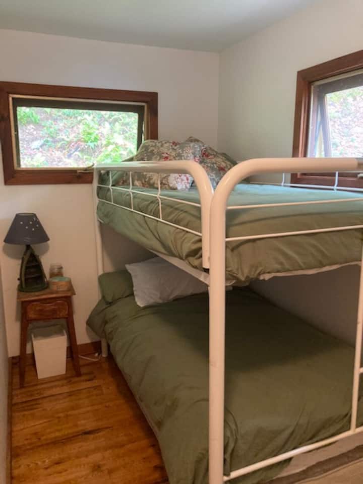 Ორსართულიანი ოთახი