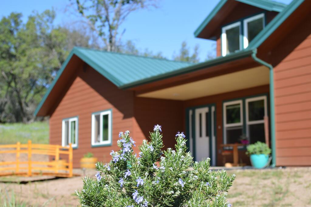 Three Gates BnB - Rest your body, relax your mind, and free your spirit!