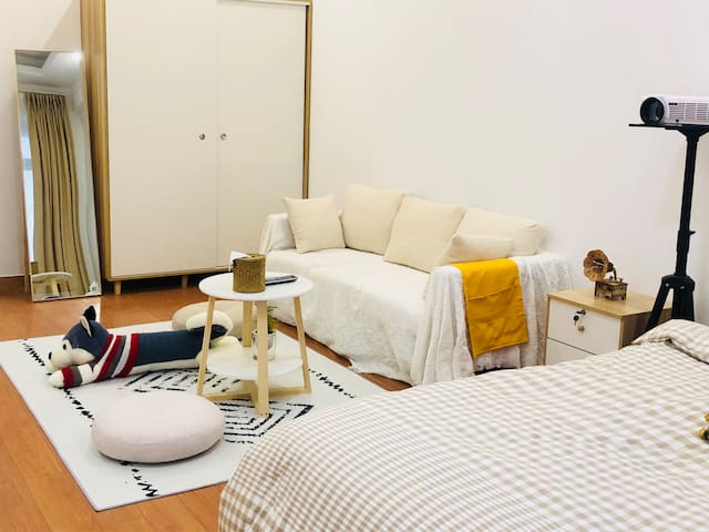 Transparent Top Vacation Rental Listings In Nanchang