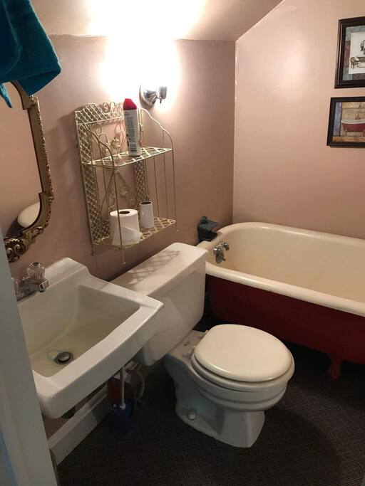 This bathroom has a clawfoot tub no shower but we do provide a shower if you want too take a shower.