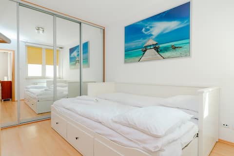 Popular Airbnb listing: ShortStayPoland Św. Wincentego (B7) in Targówek