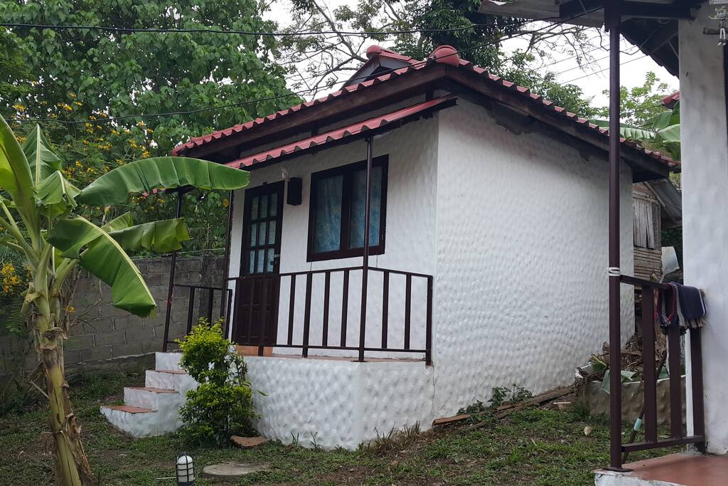 Quiet and natural garden surrounding