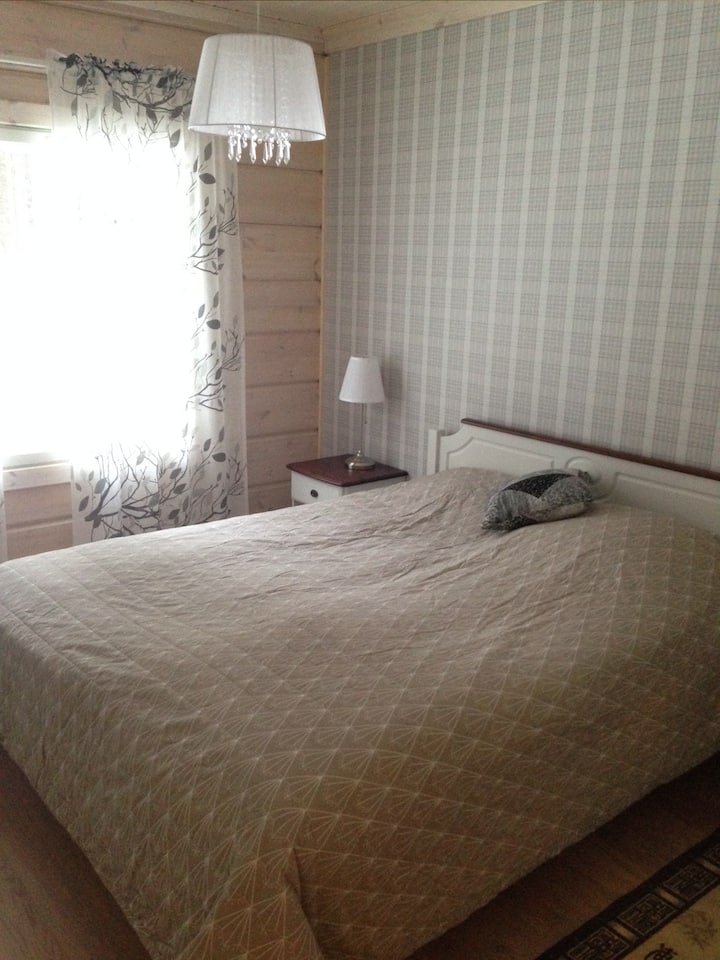 Bedroom 2 with double bed. Bedroom 2 doublebed