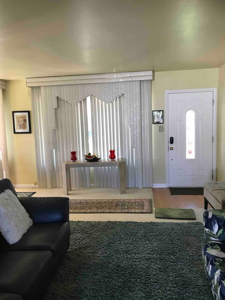 Cozy two bedroom home with free parking