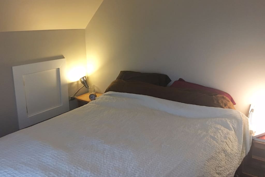 Queen bed. Master bedroom.