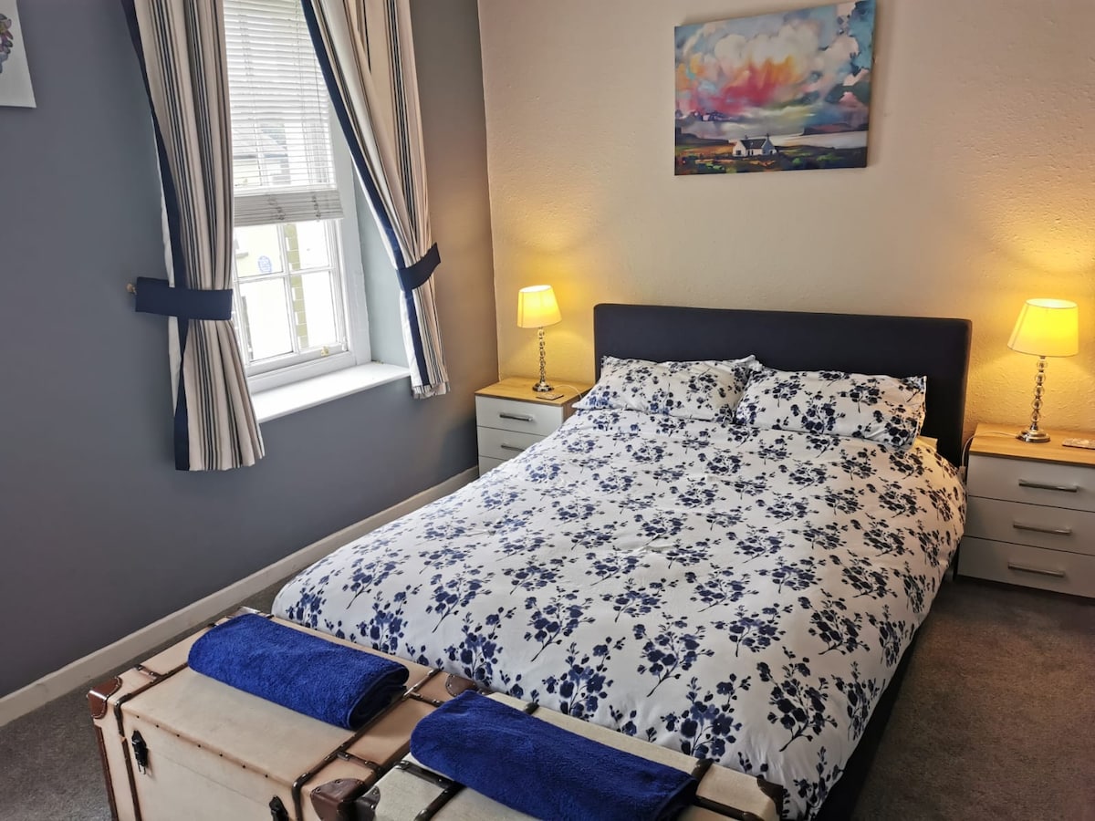 卧室1 -加大双人床