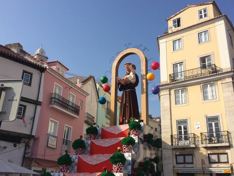 Alfama is the neighborhood of the Saints