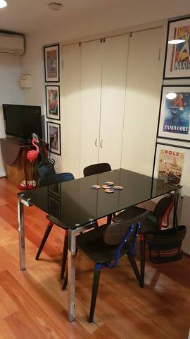 2km from Grand Prix track, direct tram 3 mins walk gallery image 2