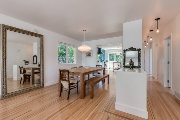 Central Modern House with View and 2 Kitchens gallery image 5