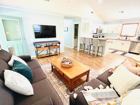 Top Airbnb: *Daze Off 3BR w/Hot Tub Beach•Concerts• Downtown in Manteo