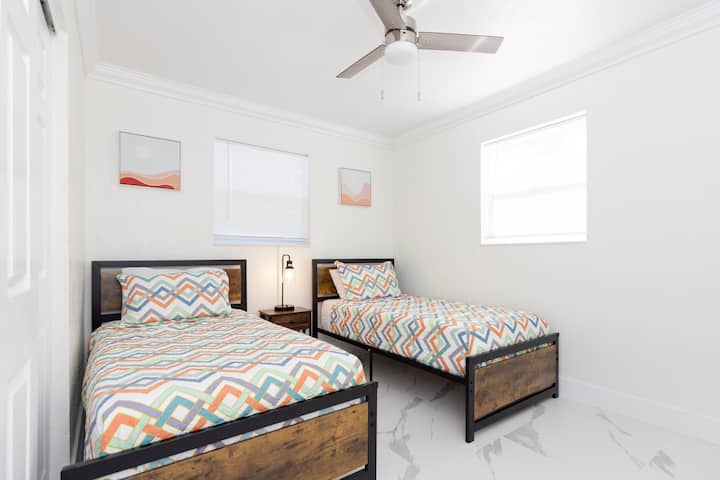 Удобна трета спална соба