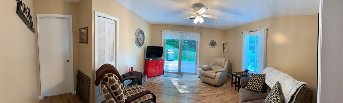 Top Airbnb: Secluded, dog friendly, Moonfall Cottage. in Gatlinburg