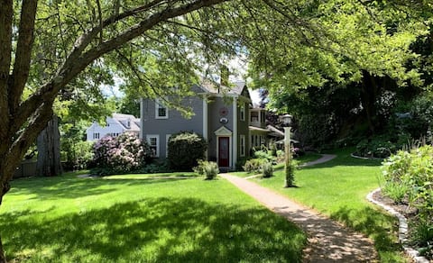 Popular Airbnb listing: Beverly Farms Apartment “Homeport” in Beverly